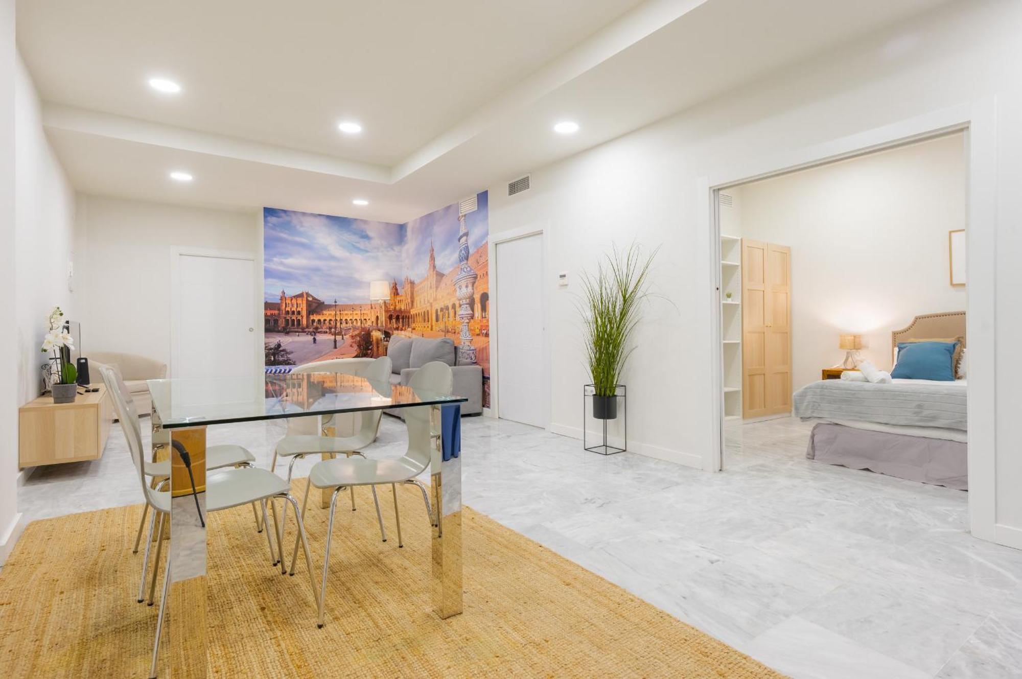 Spacious Functional - 1 Bd 1bth - Center *